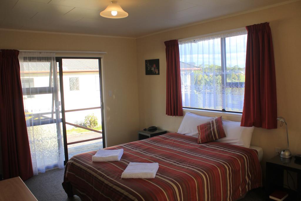 Coronation Court Motel Νιου Πλύμουθ Εξωτερικό φωτογραφία